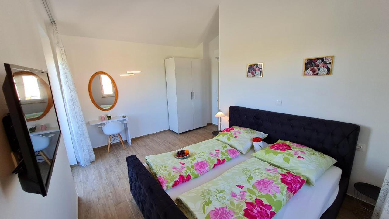 Villa Robert Kaštelir Dış mekan fotoğraf