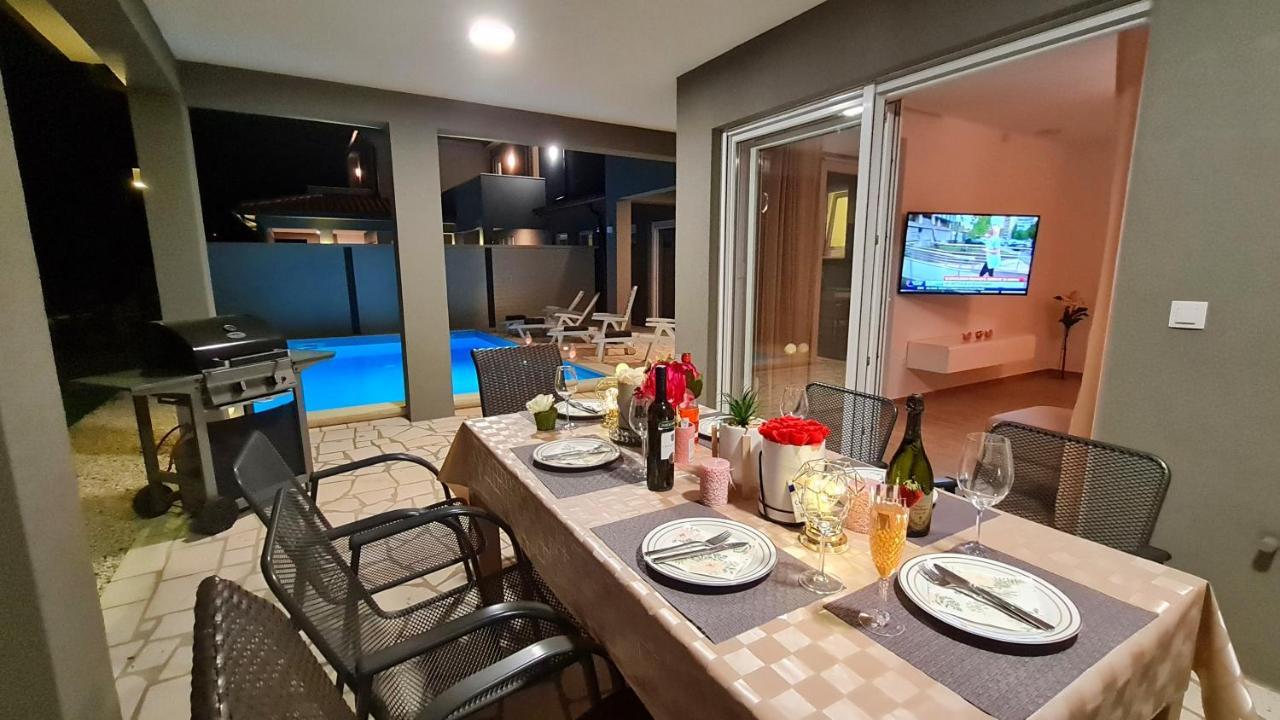Villa Robert Kaštelir Dış mekan fotoğraf