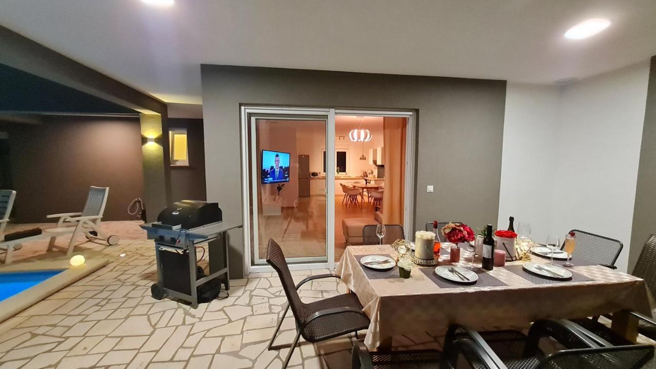 Villa Robert Kaštelir Dış mekan fotoğraf